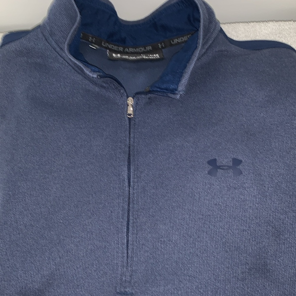 Under Armour Size XL Quarter Zip Navy Blue Sweater. Excellent condition